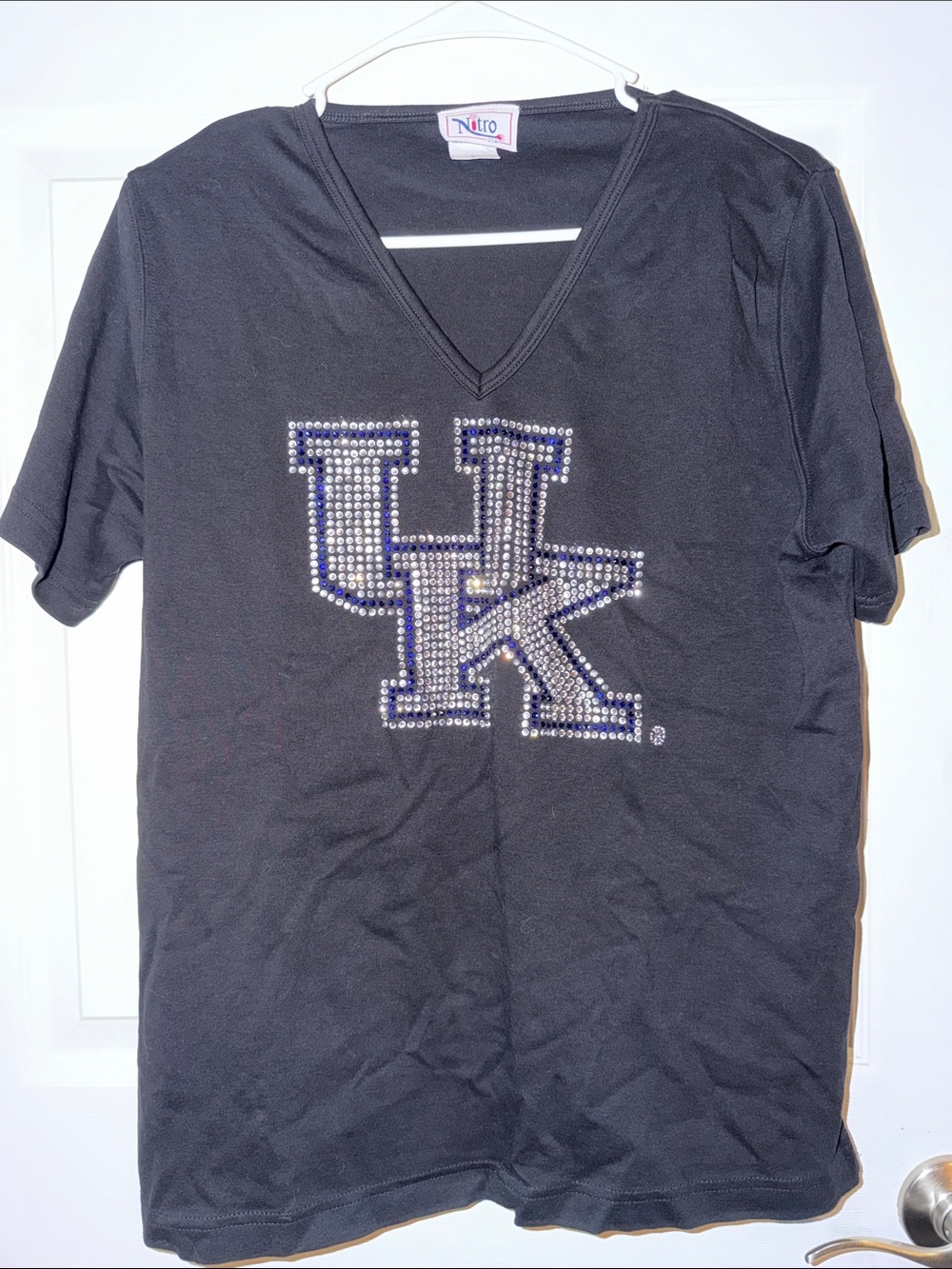 Nitro USA University of Kentucky Wildcats Rhinestone V Neck Tee Shirt Black